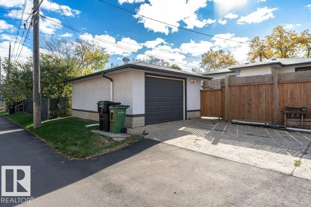 10432 64 AV NW