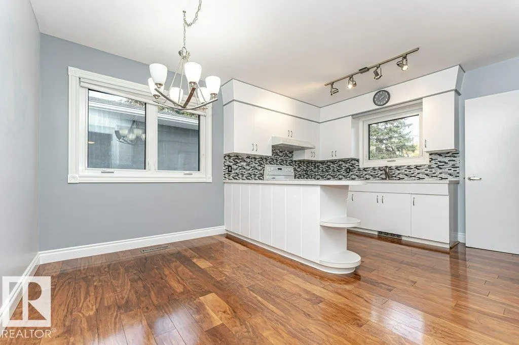 10432 64 AV NW