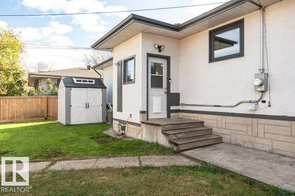 10432 64 AV NW