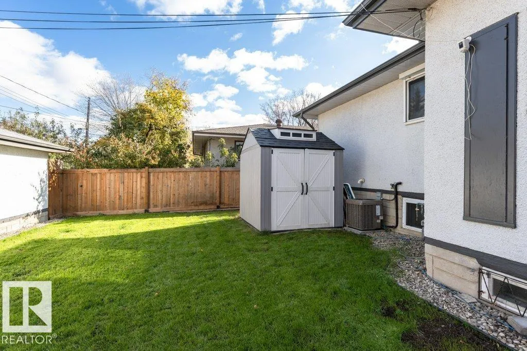 10432 64 AV NW