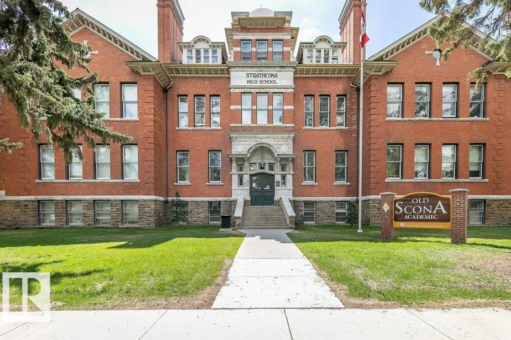 10432 64 AV NW