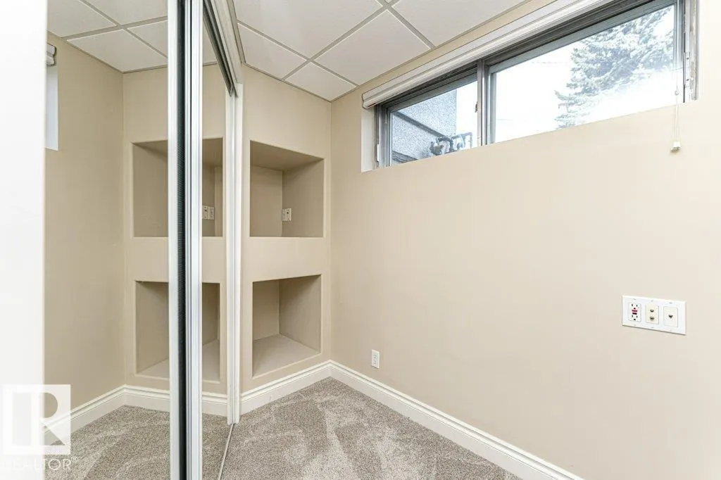 10432 64 AV NW