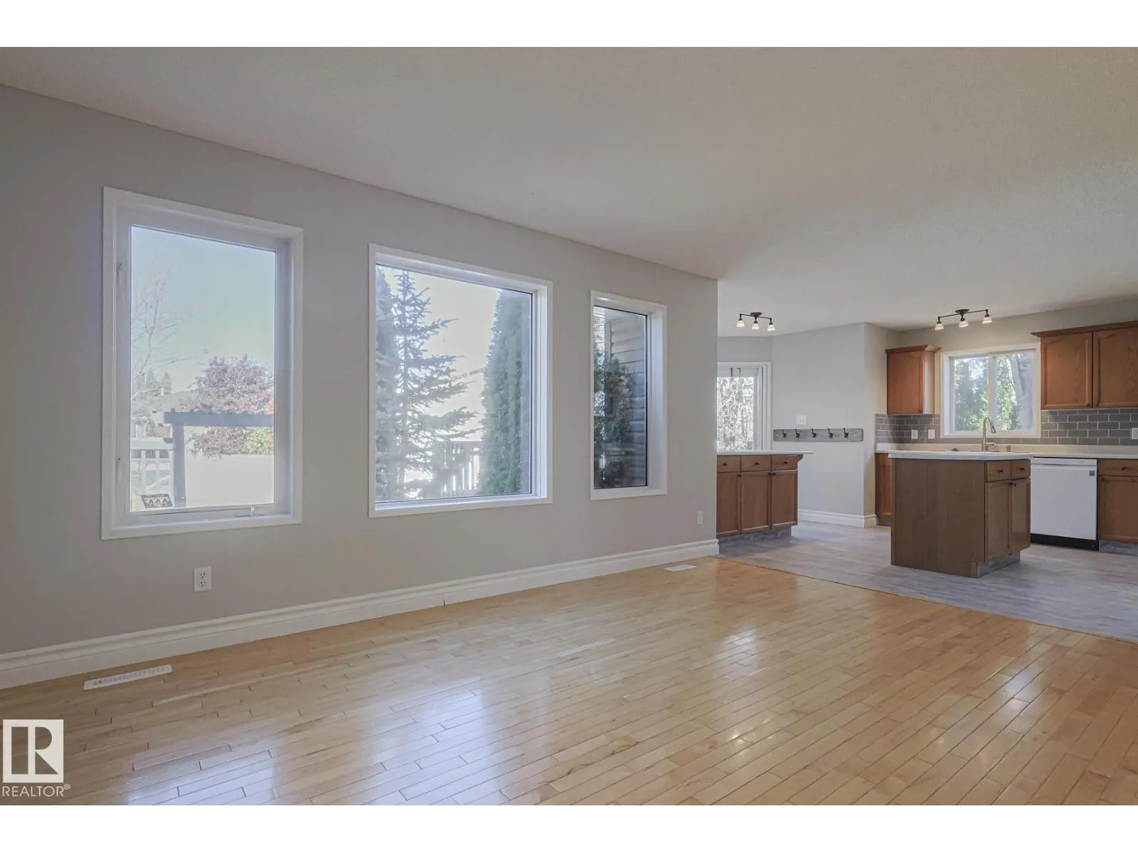 11 HIGH PARK CL