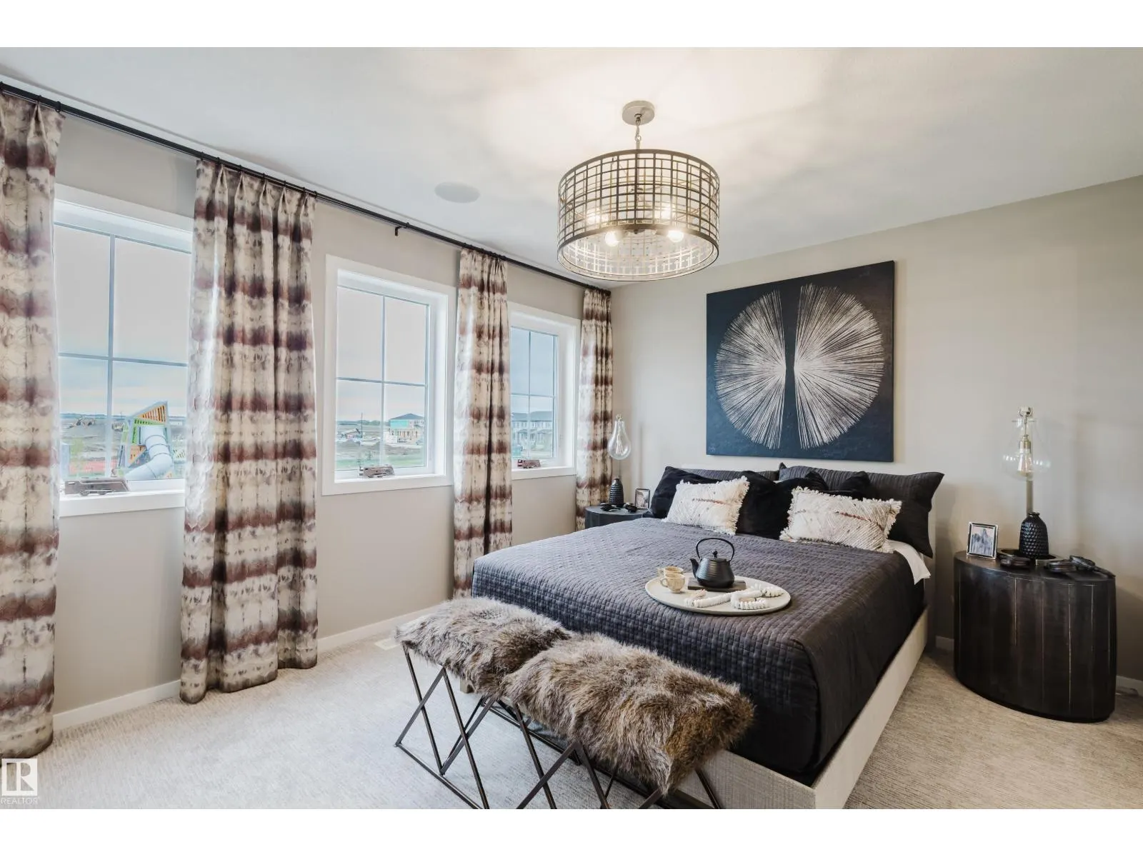 1029 Helen Lavender LN