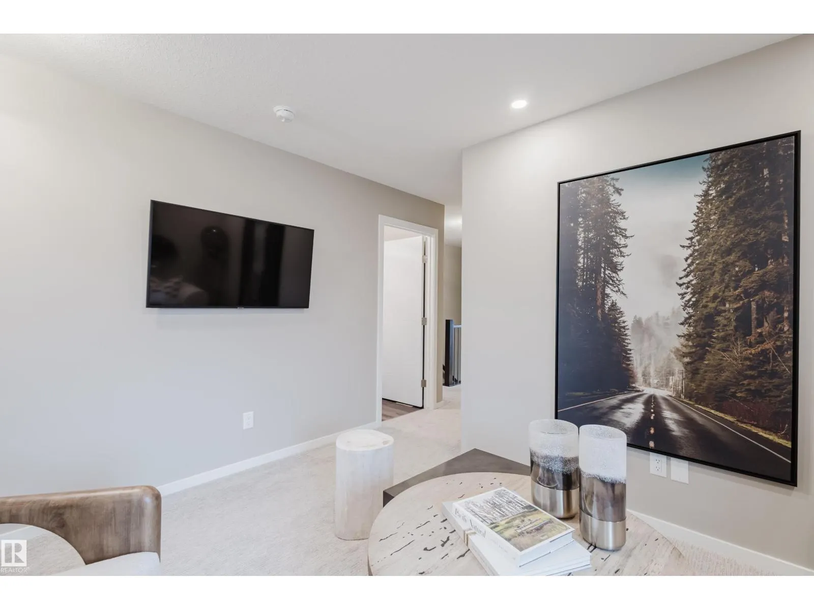 1029 Helen Lavender LN