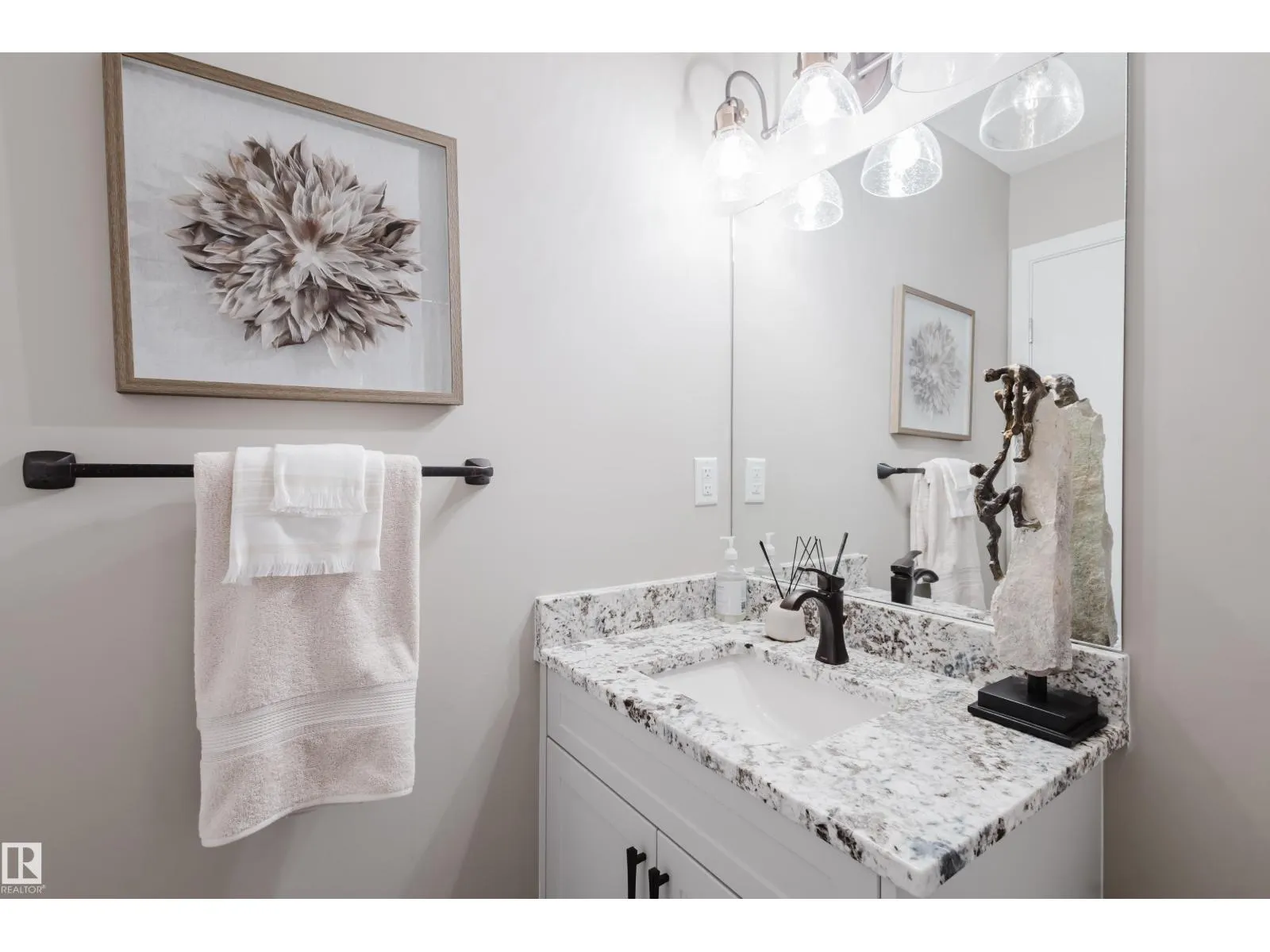 1029 Helen Lavender LN