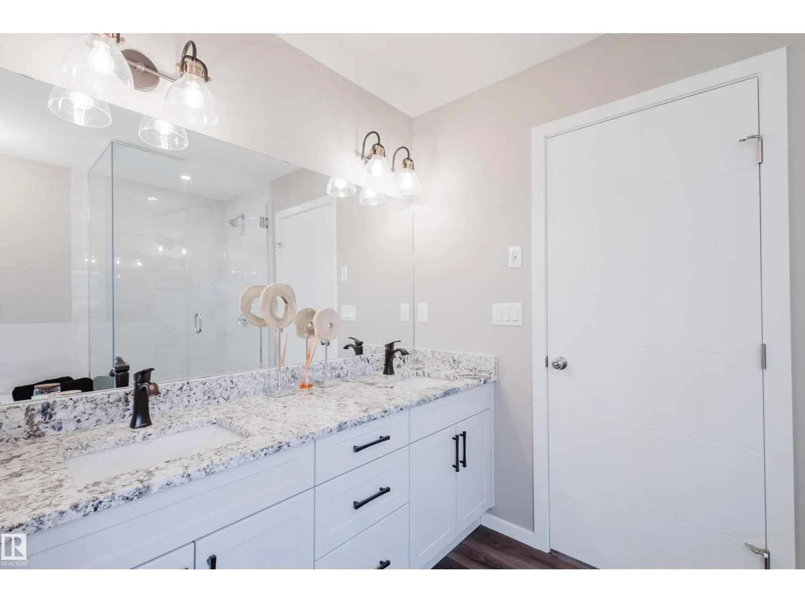 1029 Helen Lavender LN
