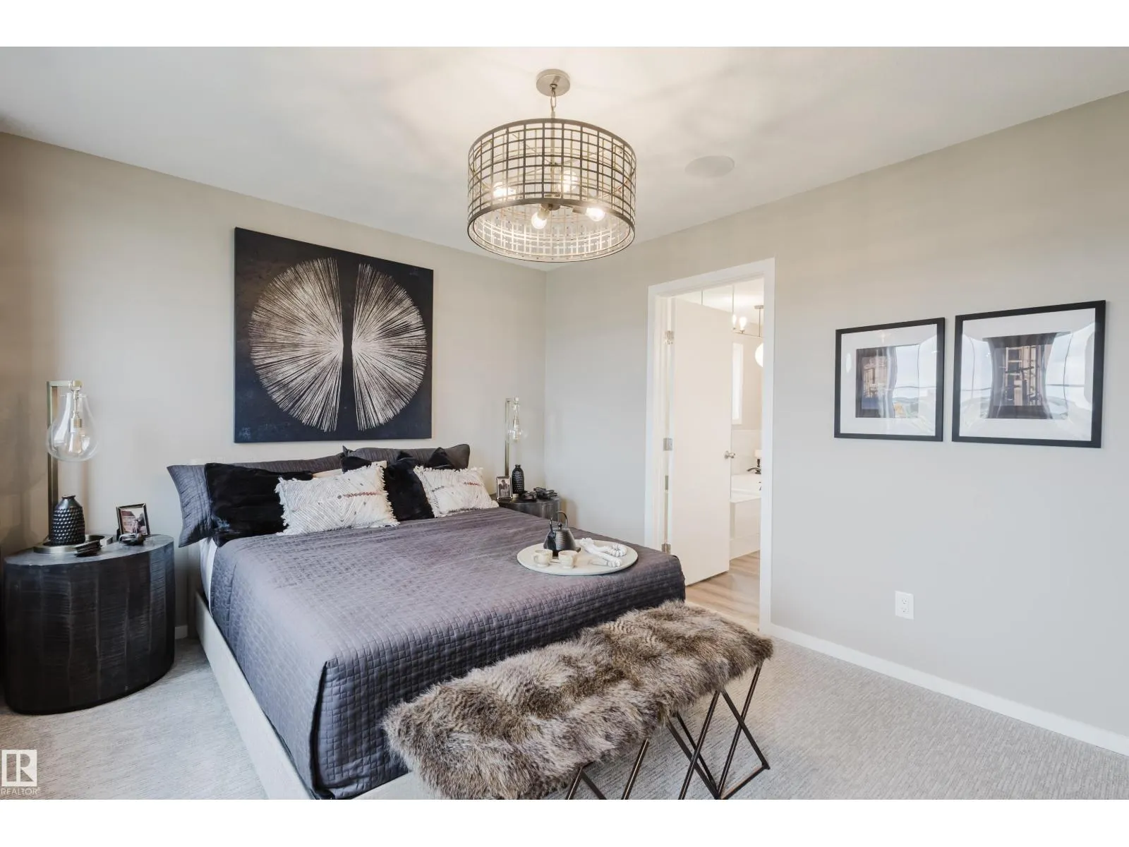 1029 Helen Lavender LN