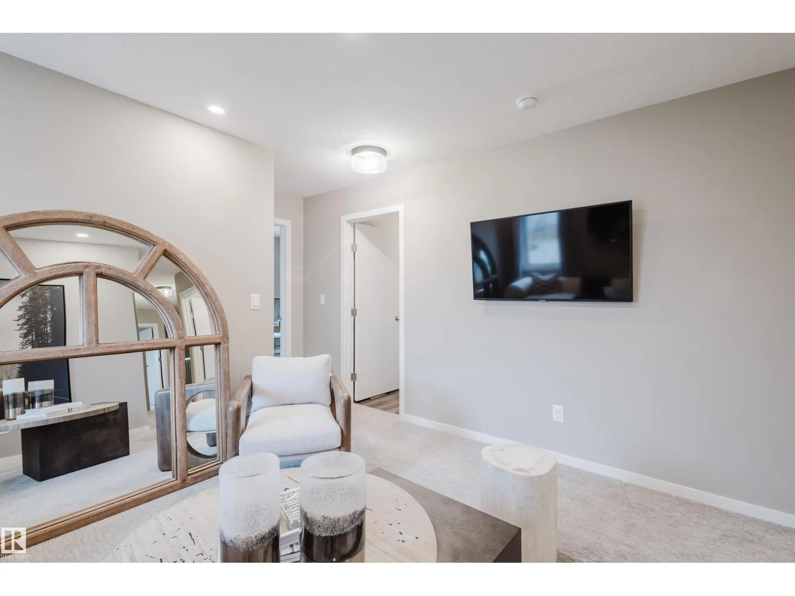 1029 Helen Lavender LN