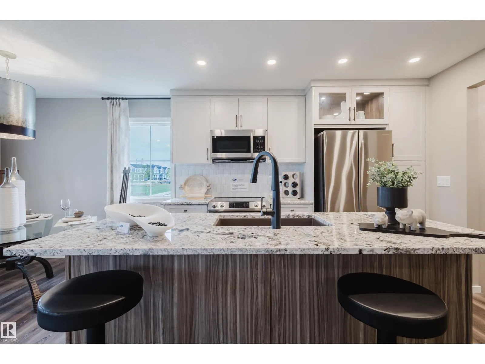 1029 Helen Lavender LN