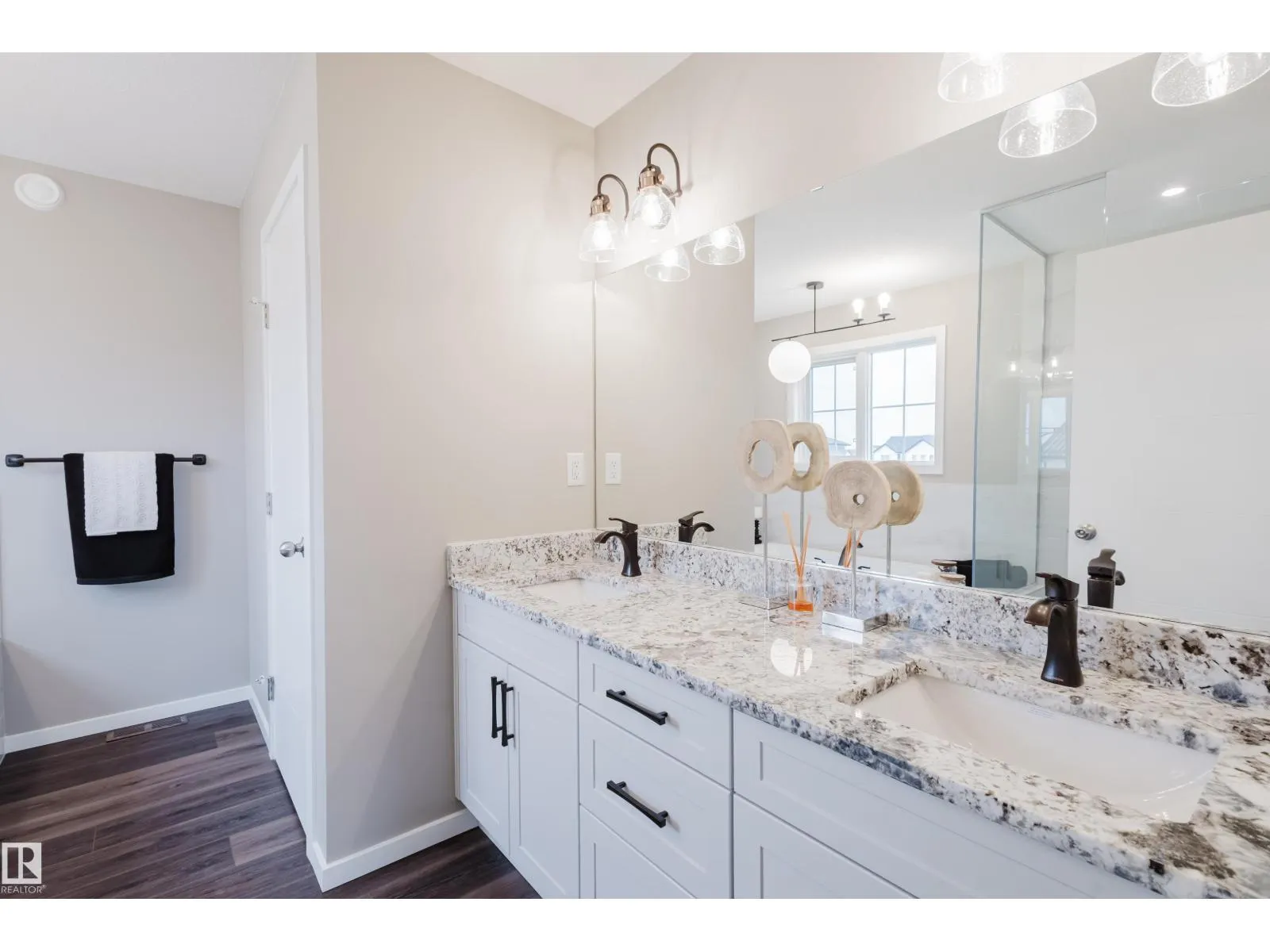 1029 Helen Lavender LN