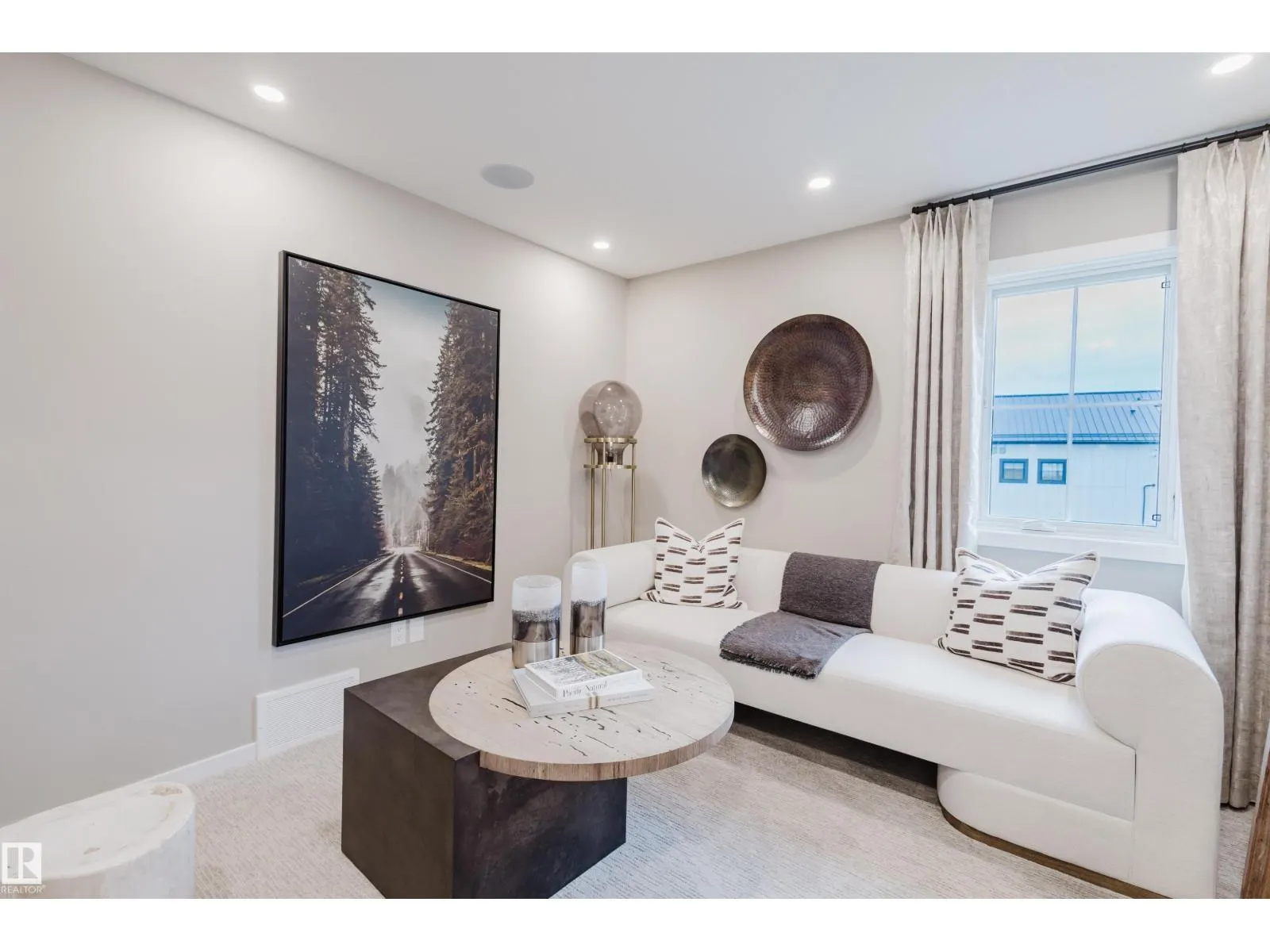 1029 Helen Lavender LN