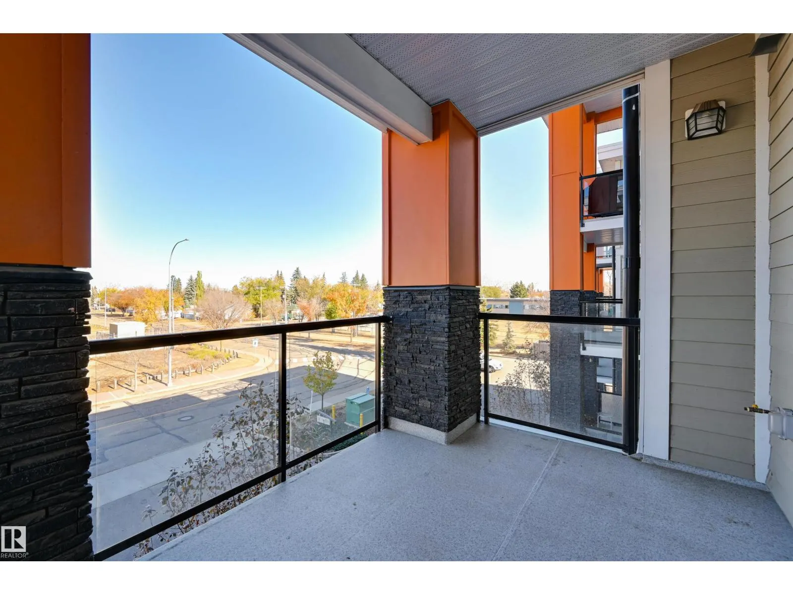 #301 17 COLUMBIA AVENUE