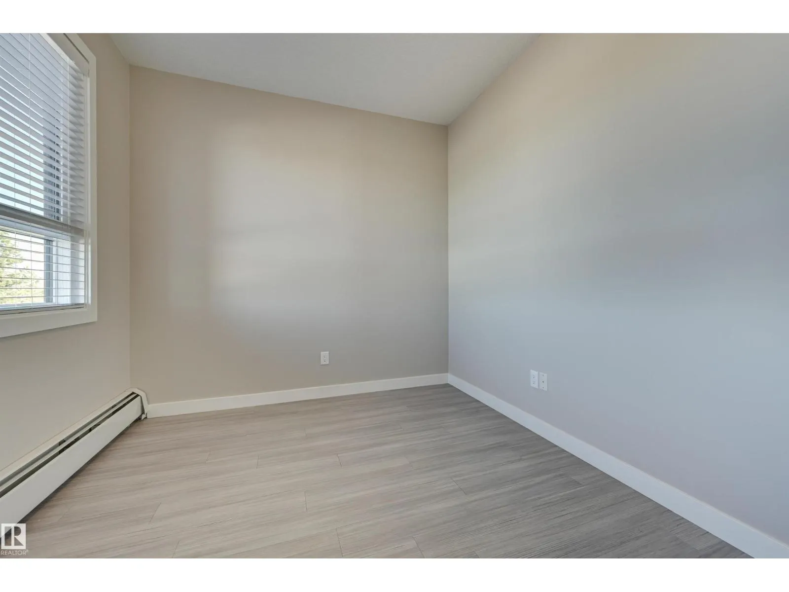 #301 17 COLUMBIA AVENUE