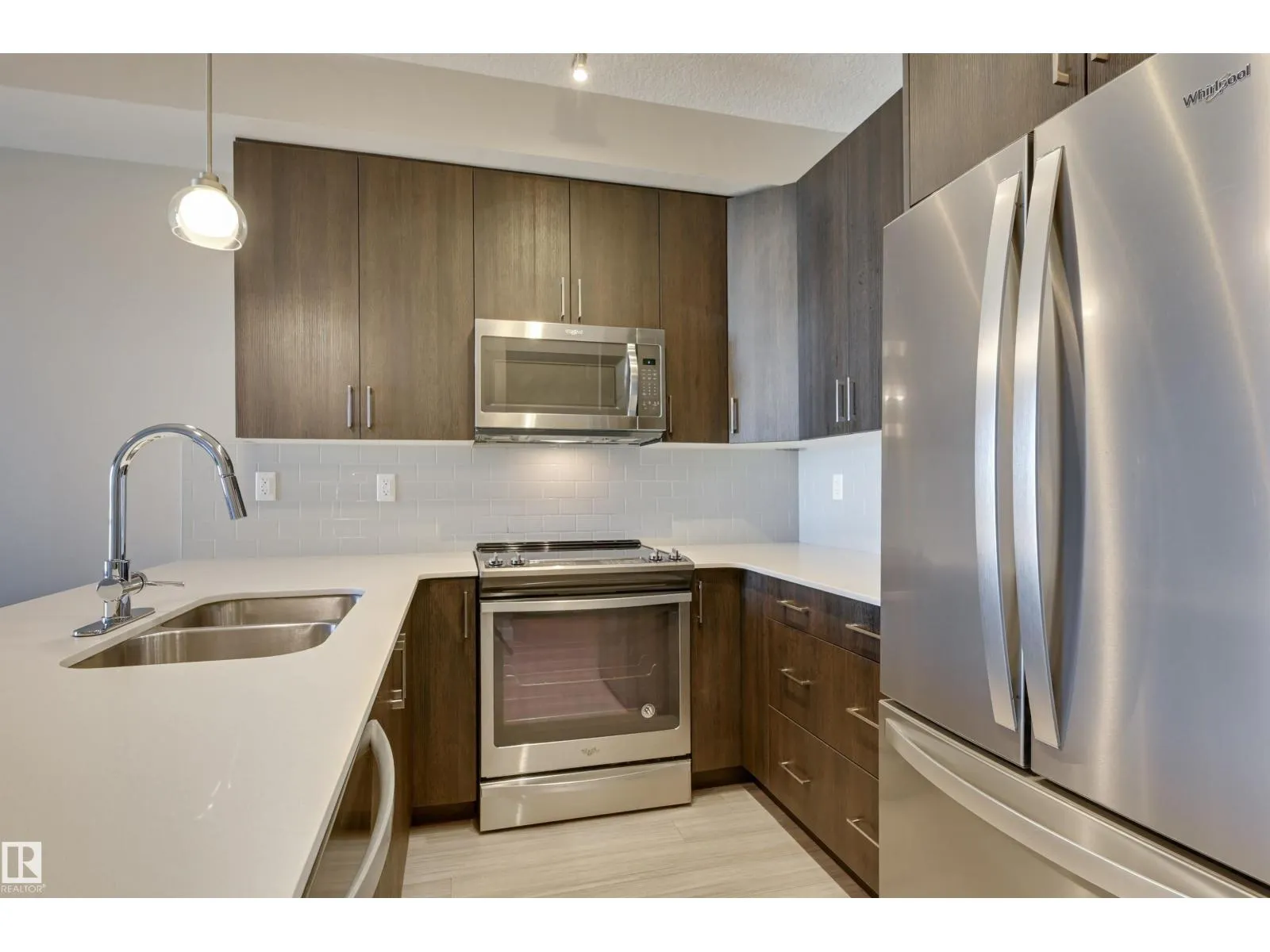 #301 17 COLUMBIA AVENUE