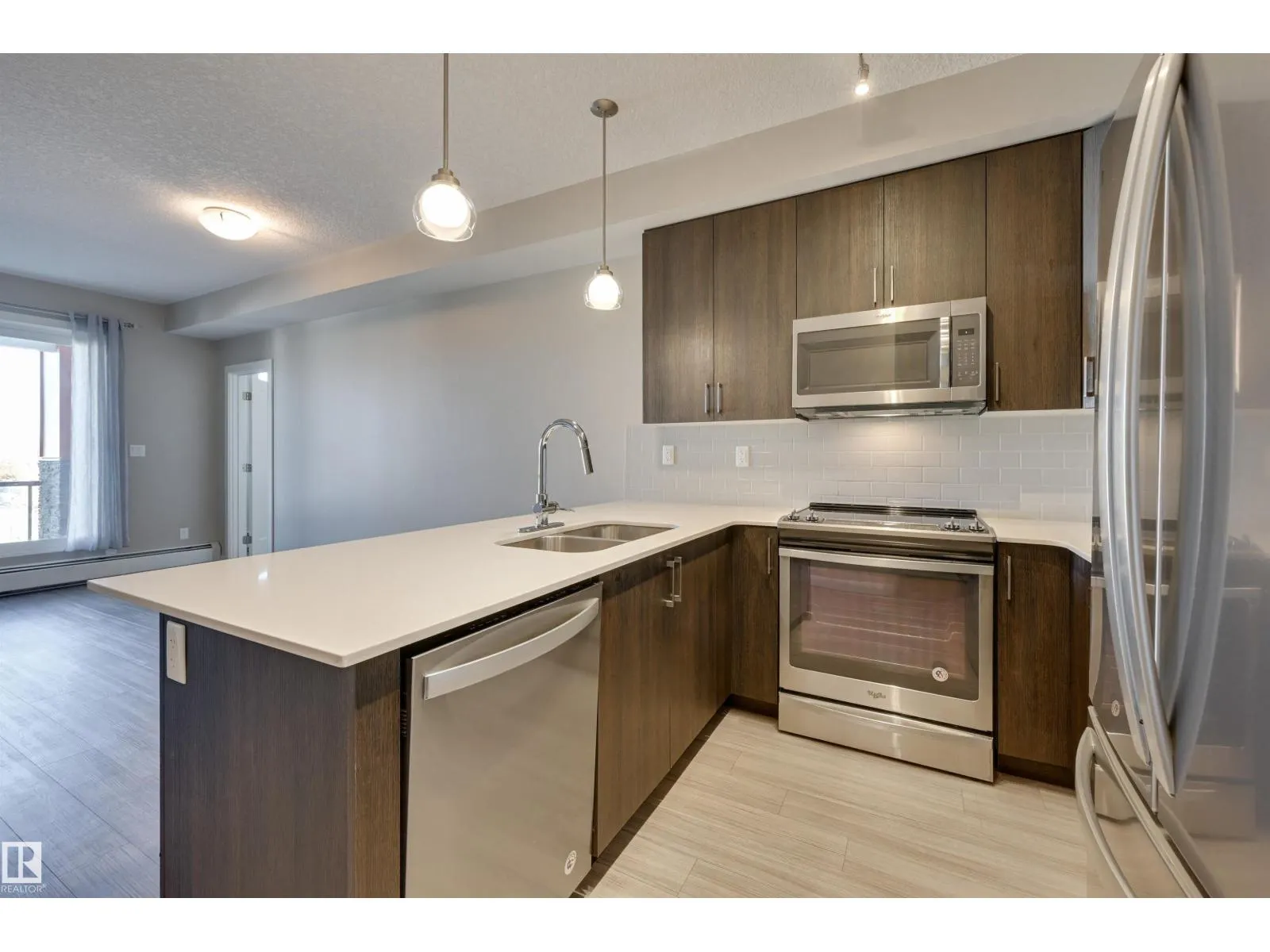 #301 17 COLUMBIA AVENUE