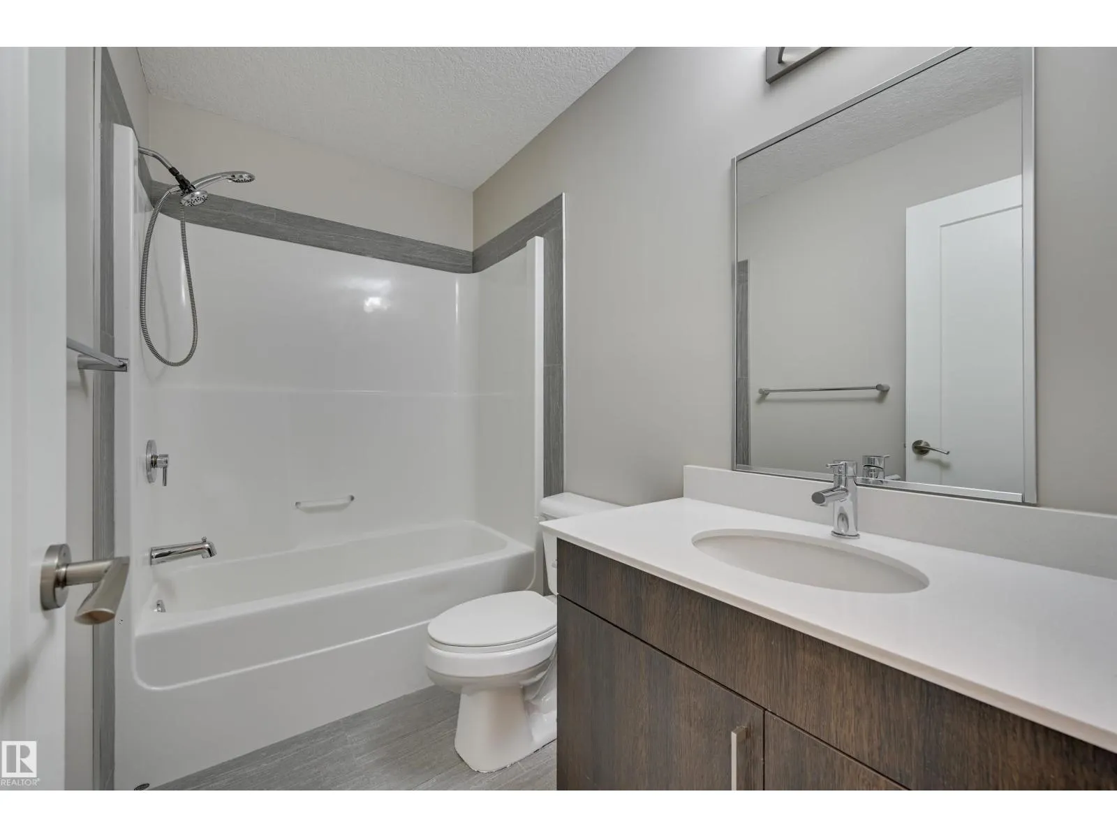 #301 17 COLUMBIA AVENUE