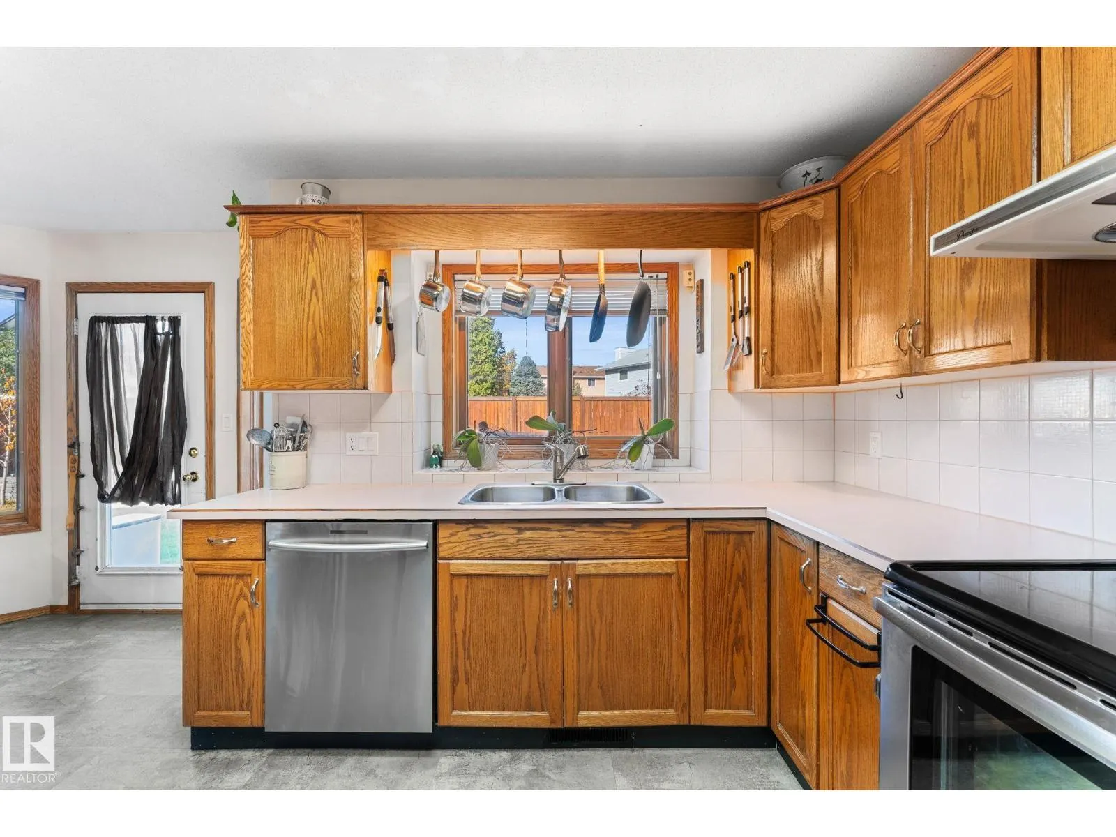 6018 156 AV NW