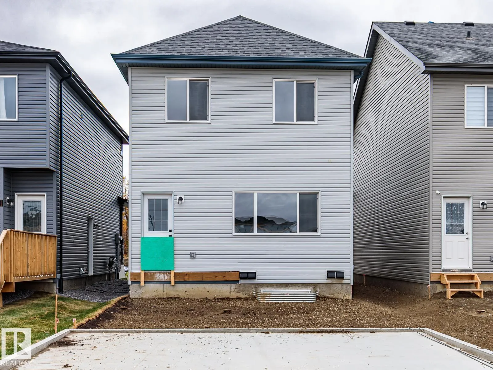 6324 175 AV NW