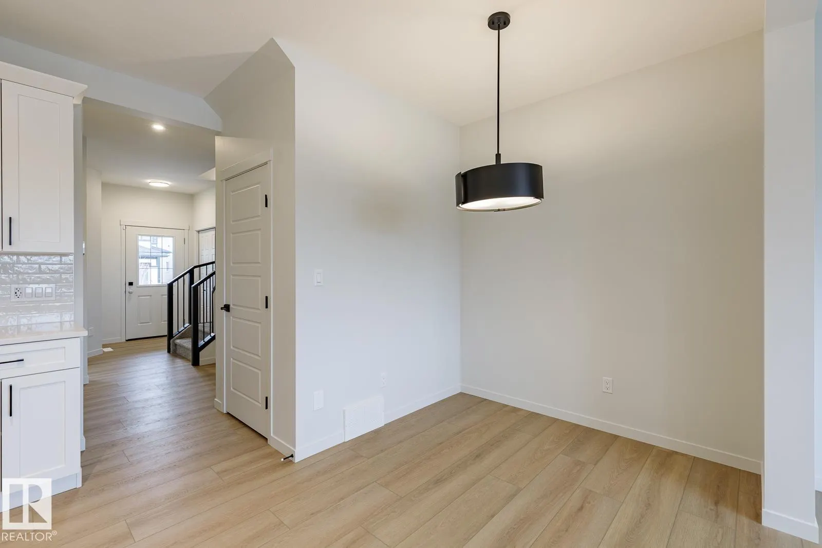 6324 175 AV NW