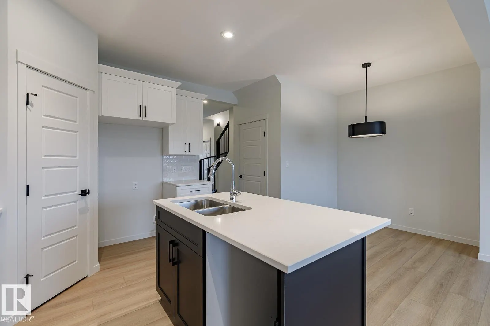 6324 175 AV NW