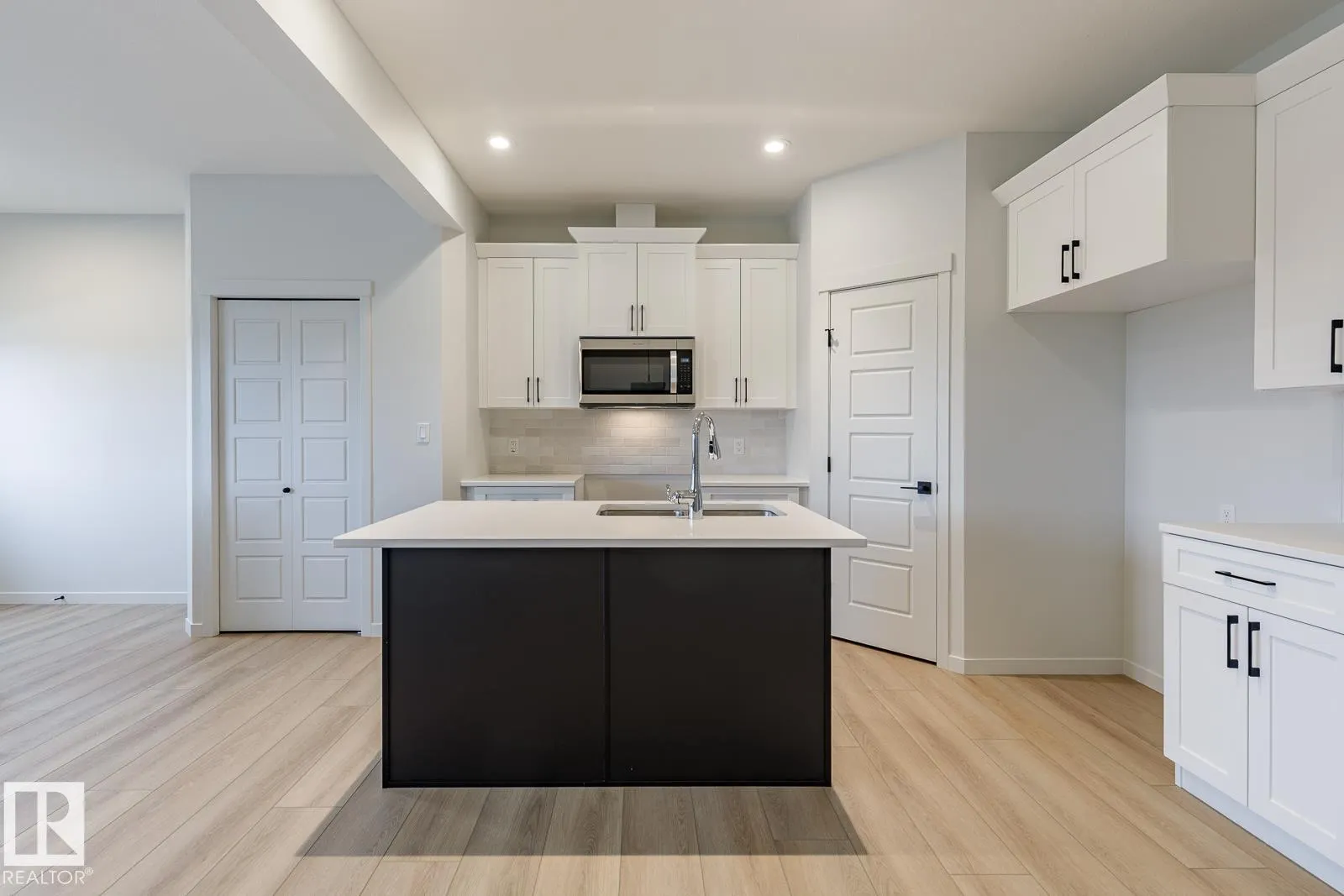 6324 175 AV NW