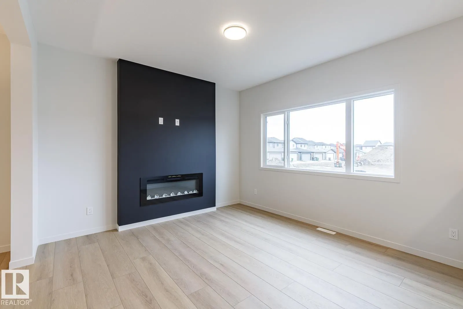 6324 175 AV NW
