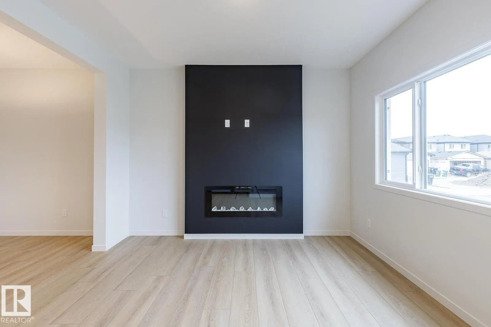 6324 175 AV NW