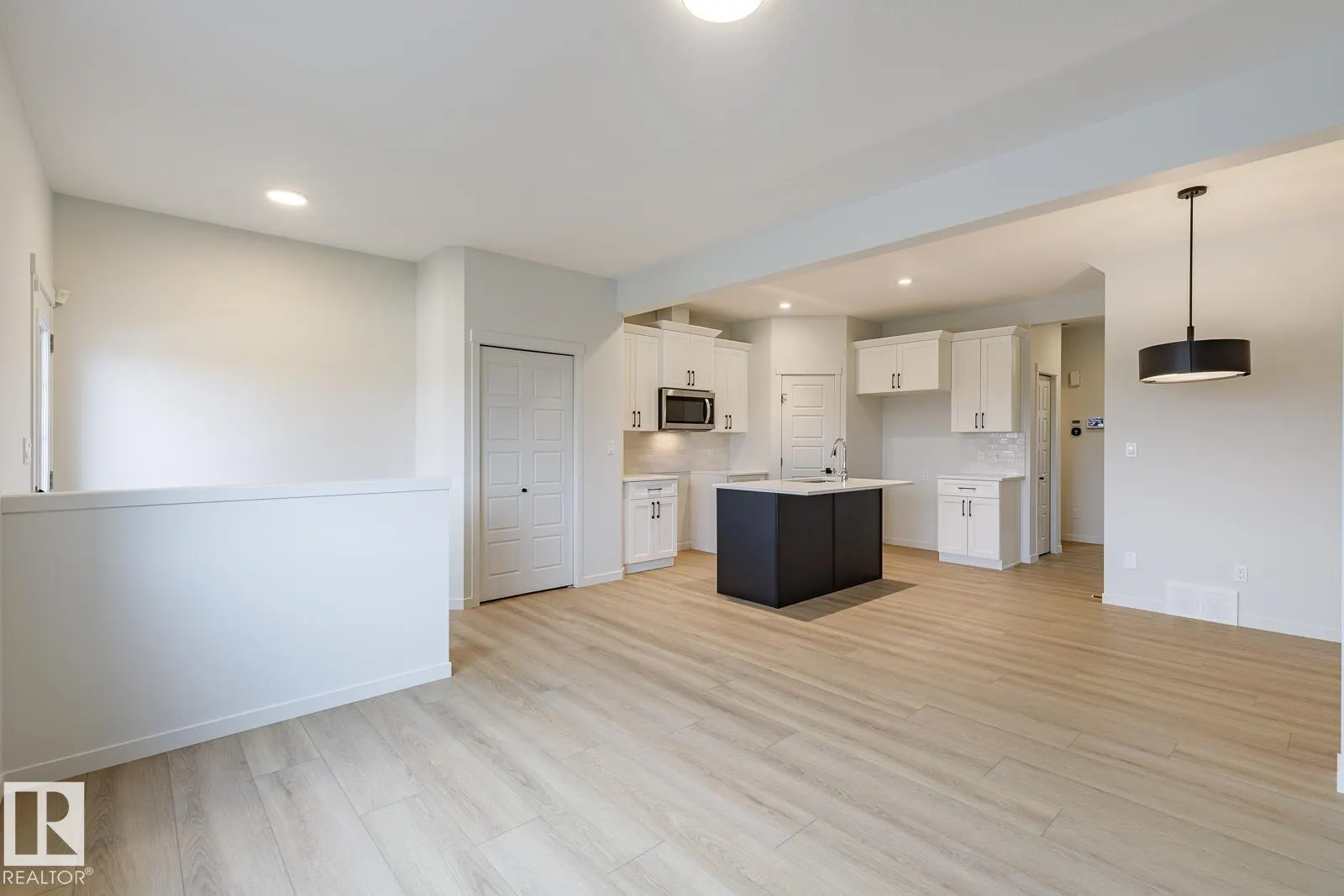 6324 175 AV NW