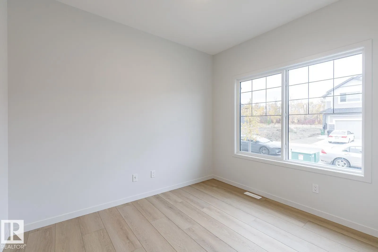 6324 175 AV NW