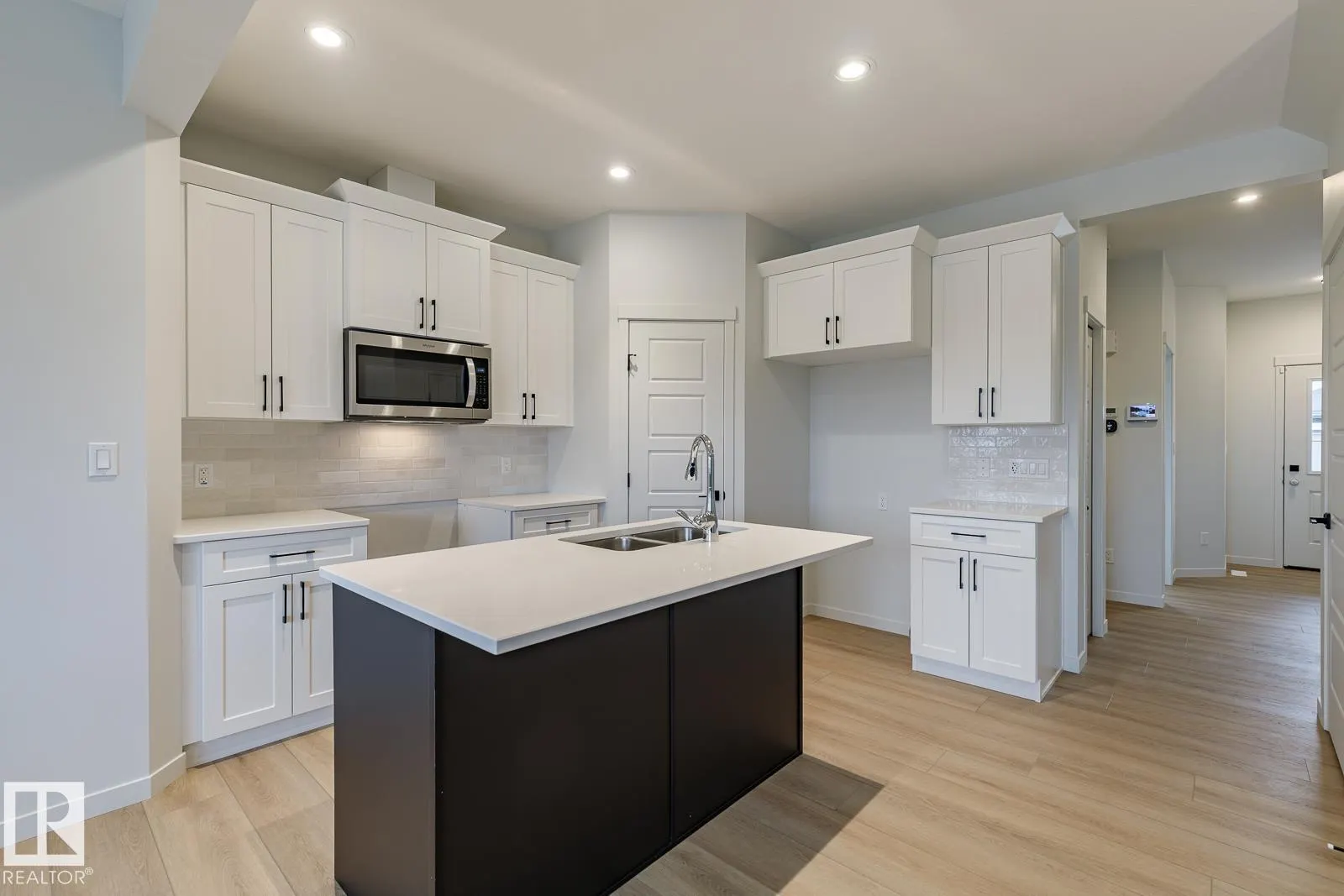 6324 175 AV NW