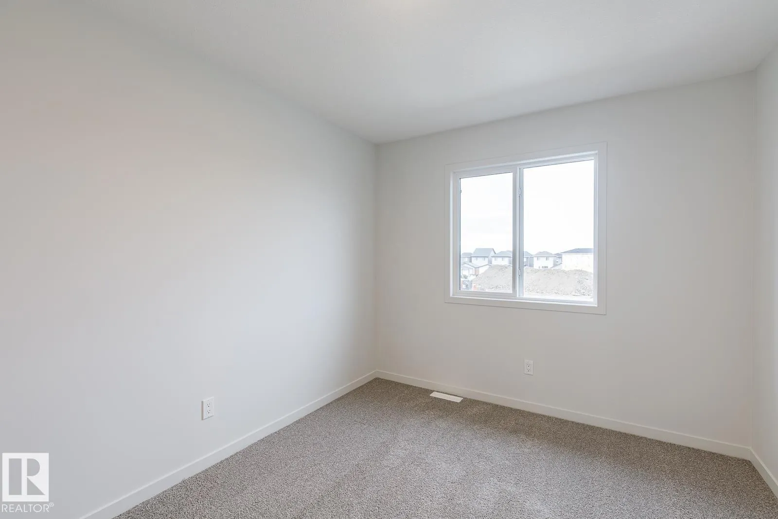 6324 175 AV NW