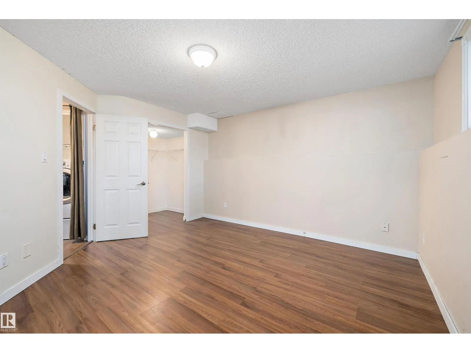 #8 300 HOOPER CR NW