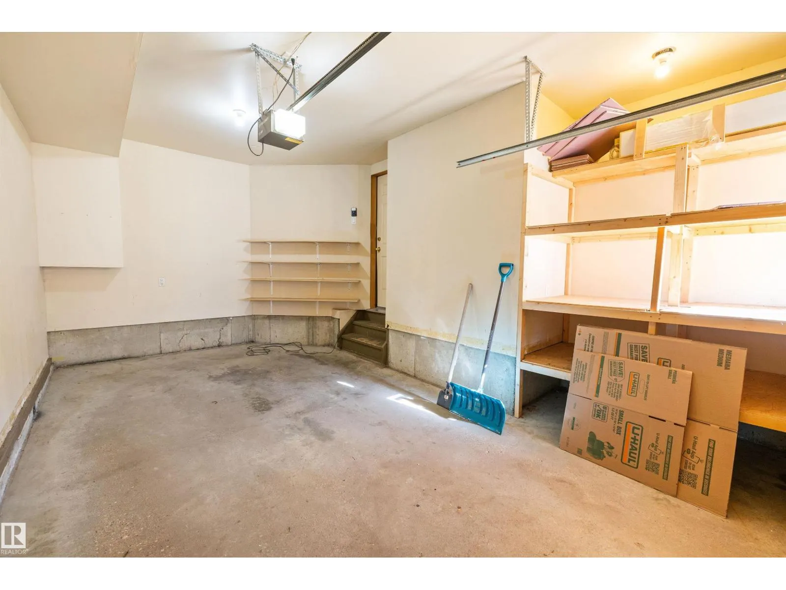 #8 300 HOOPER CR NW