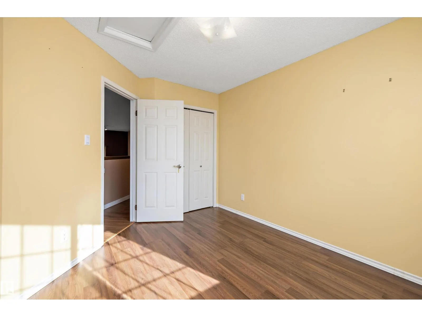 #8 300 HOOPER CR NW