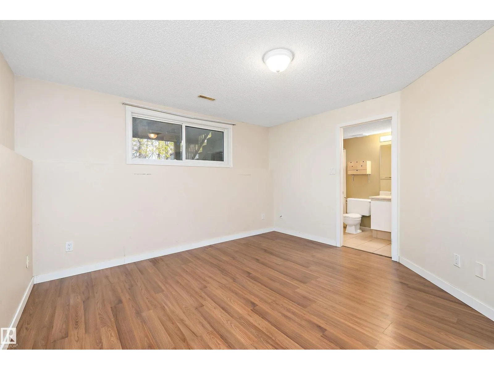 #8 300 HOOPER CR NW