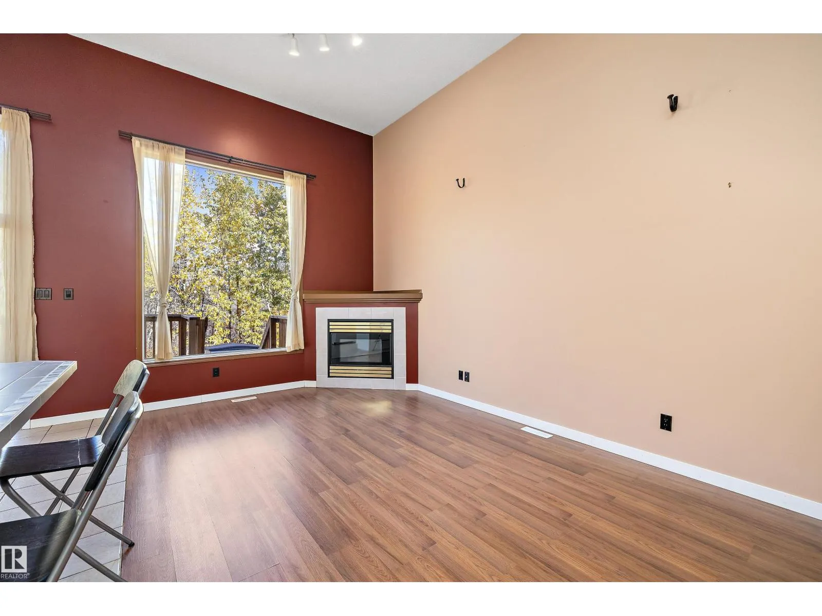 #8 300 HOOPER CR NW