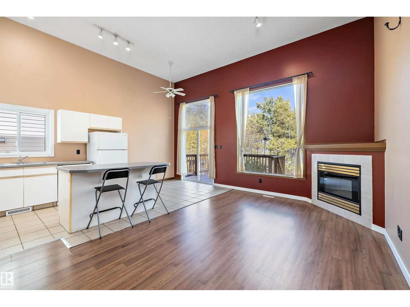 #8 300 HOOPER CR NW