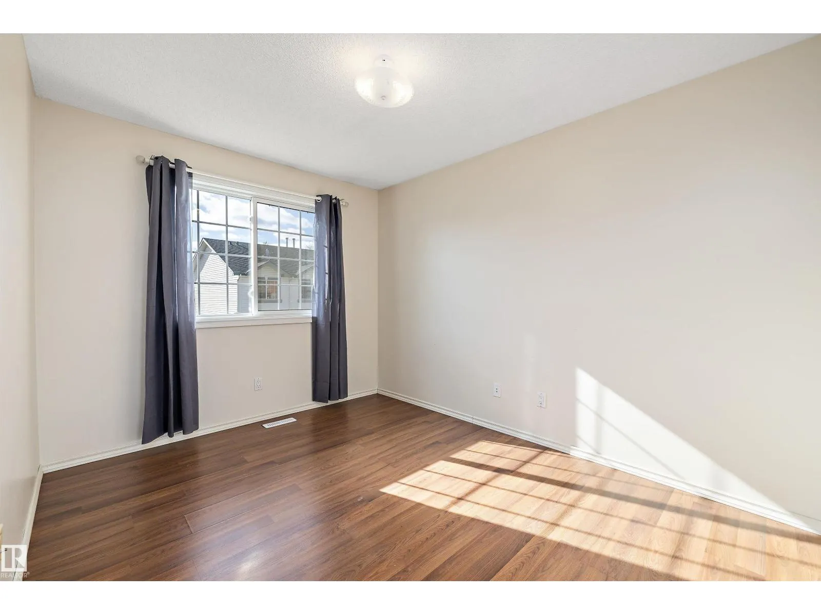 #8 300 HOOPER CR NW