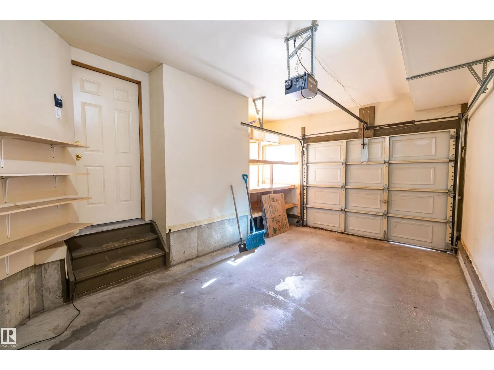 #8 300 HOOPER CR NW