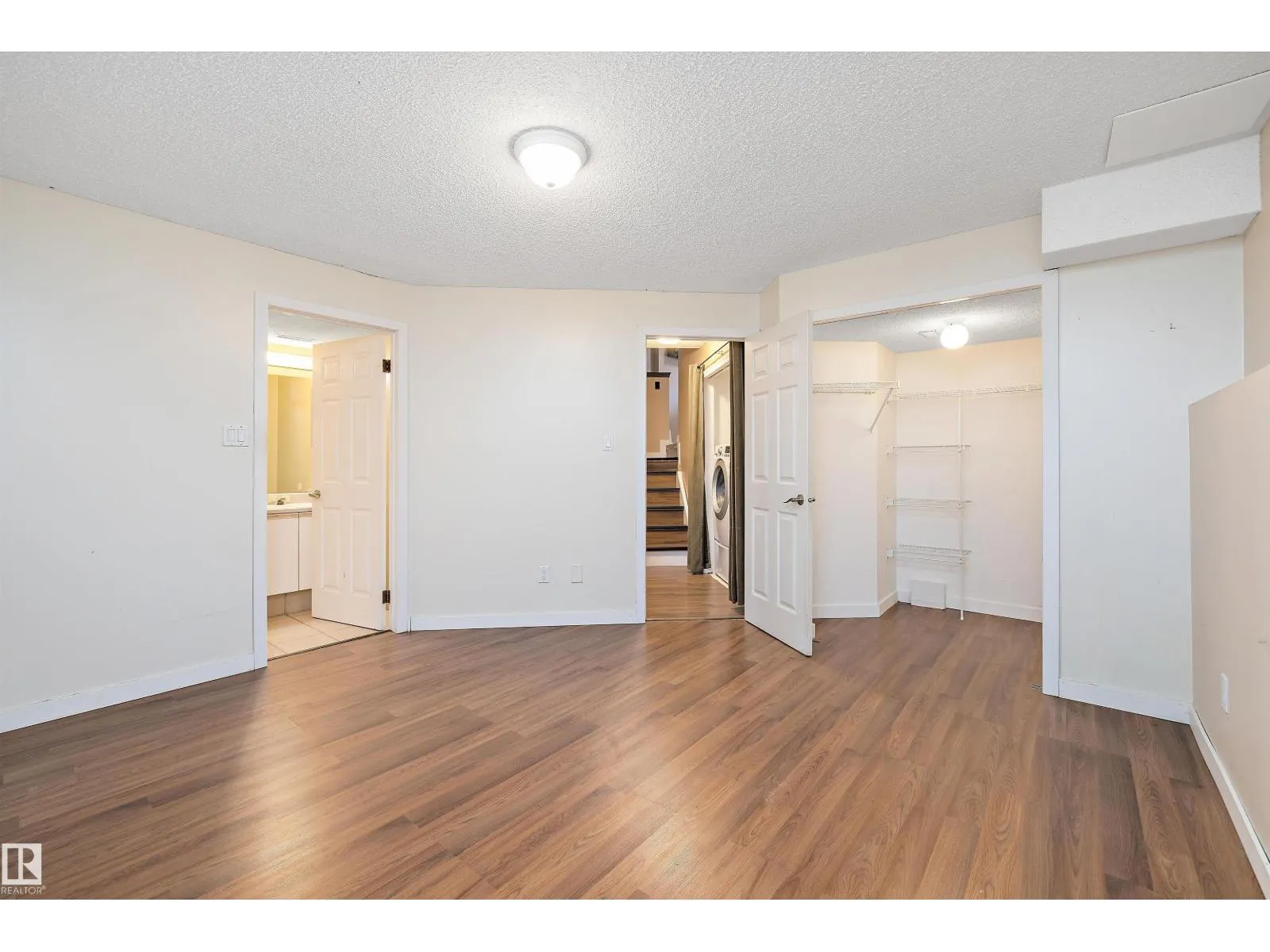 #8 300 HOOPER CR NW