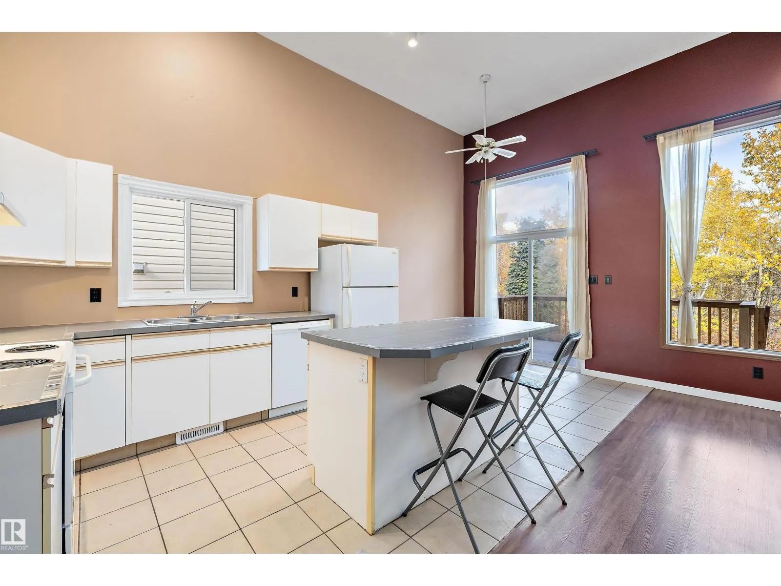 #8 300 HOOPER CR NW