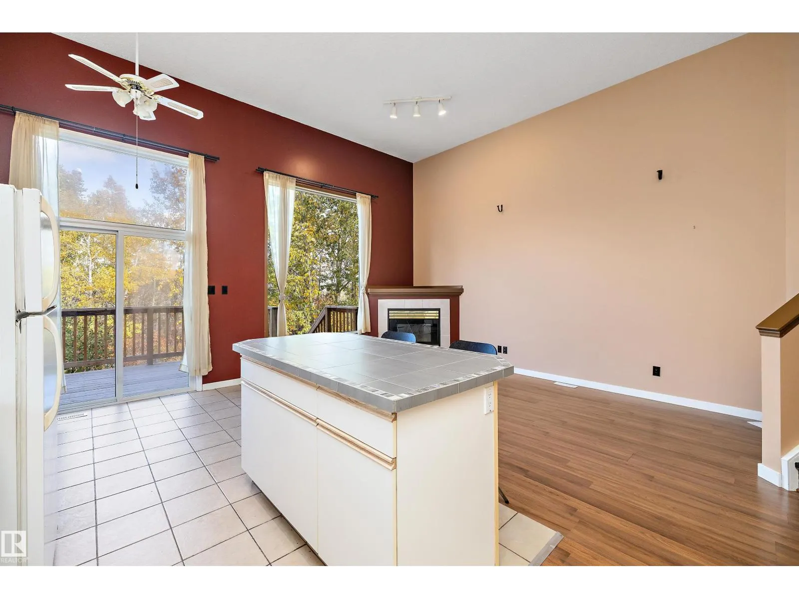 #8 300 HOOPER CR NW