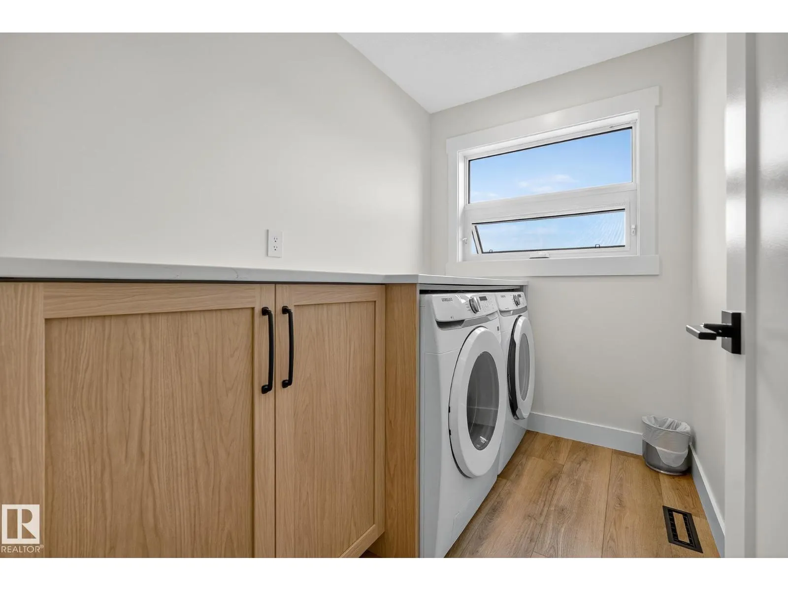 57 Newbury Ci