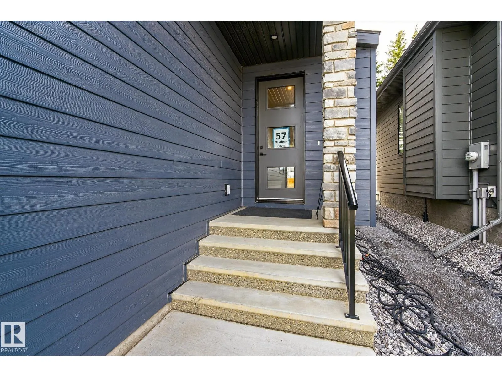 57 Newbury Ci
