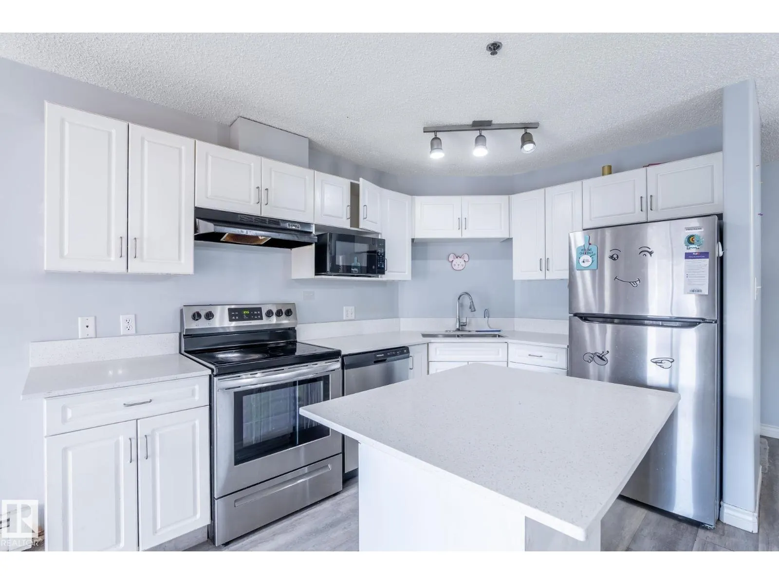 #114 2305 35A AV NW