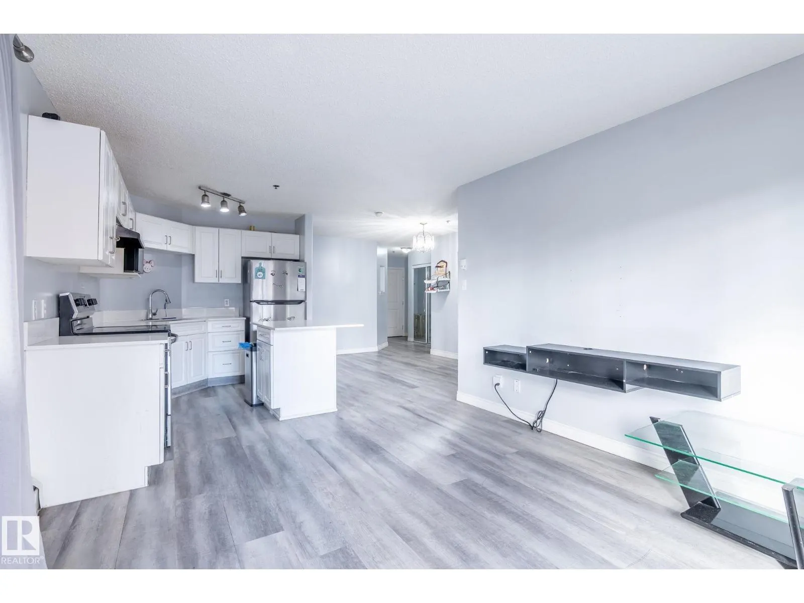 #114 2305 35A AV NW