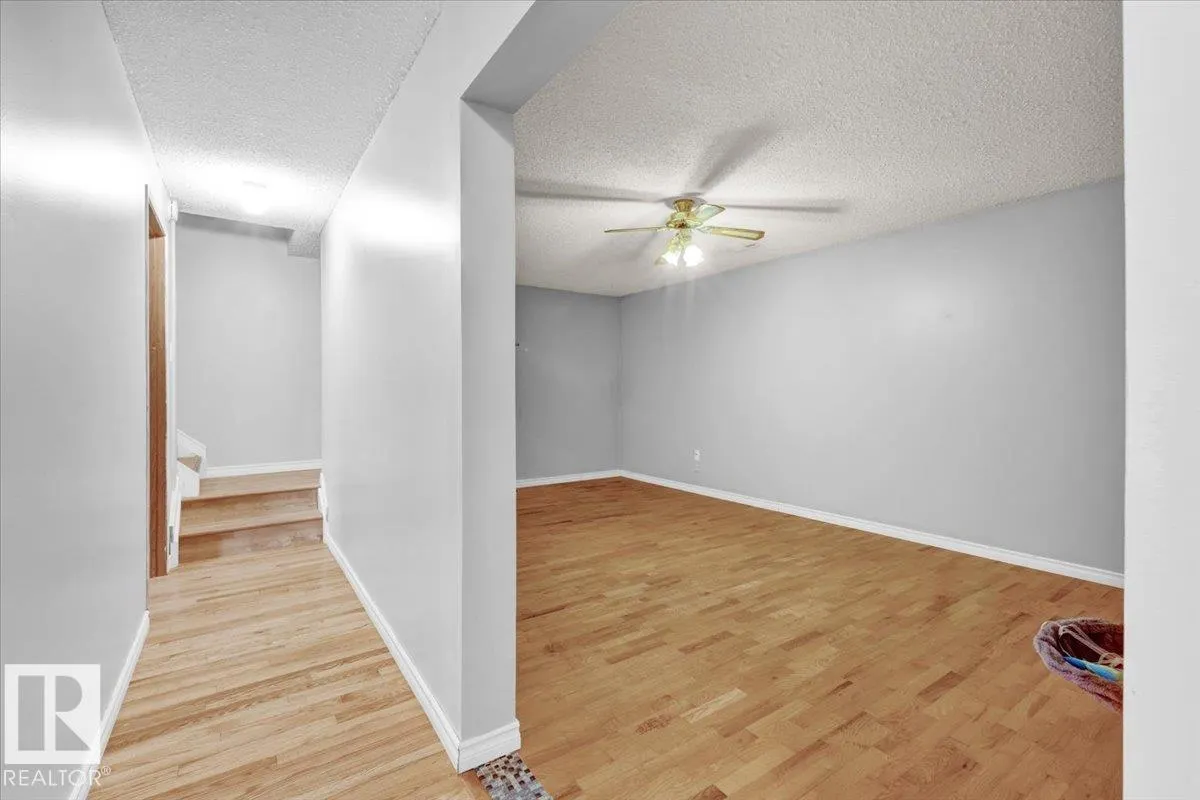 6 GLENDALE CR