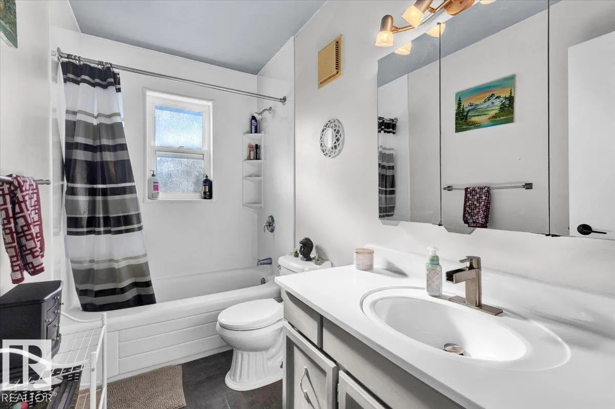 6 GLENDALE CR