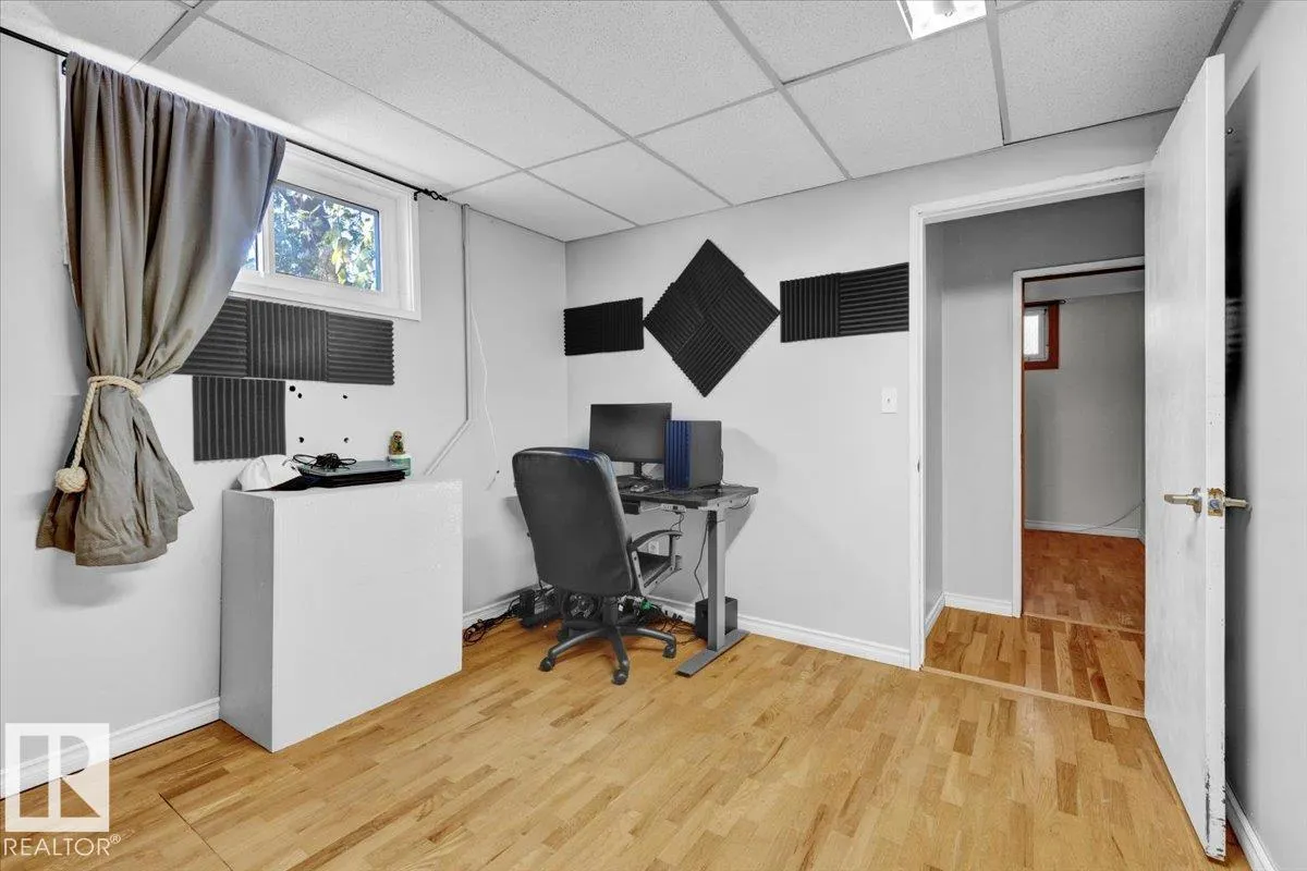 6 GLENDALE CR